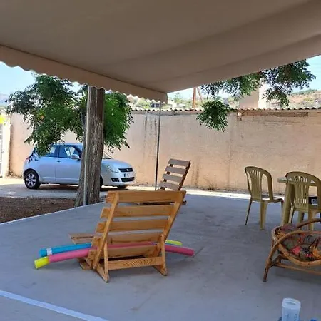 Beachfront 2-bedroom Apartment