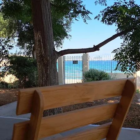 Beachfront 2-bedroom *